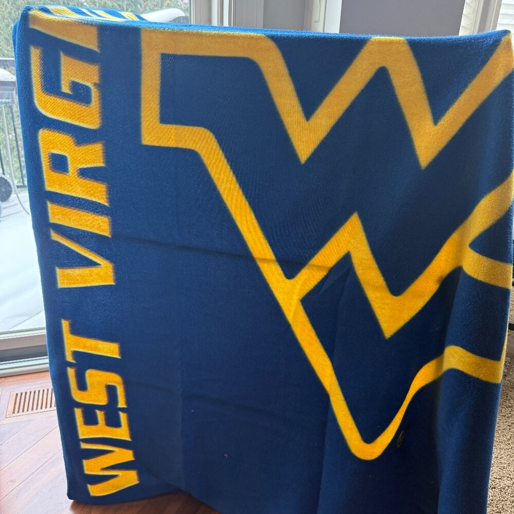 West Virginia University (WVU) Mountaineers Fleece Throw Blanket